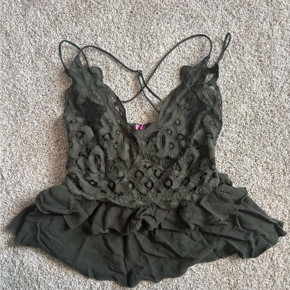 BOHO CHIC OLIVE lace tank top🍸